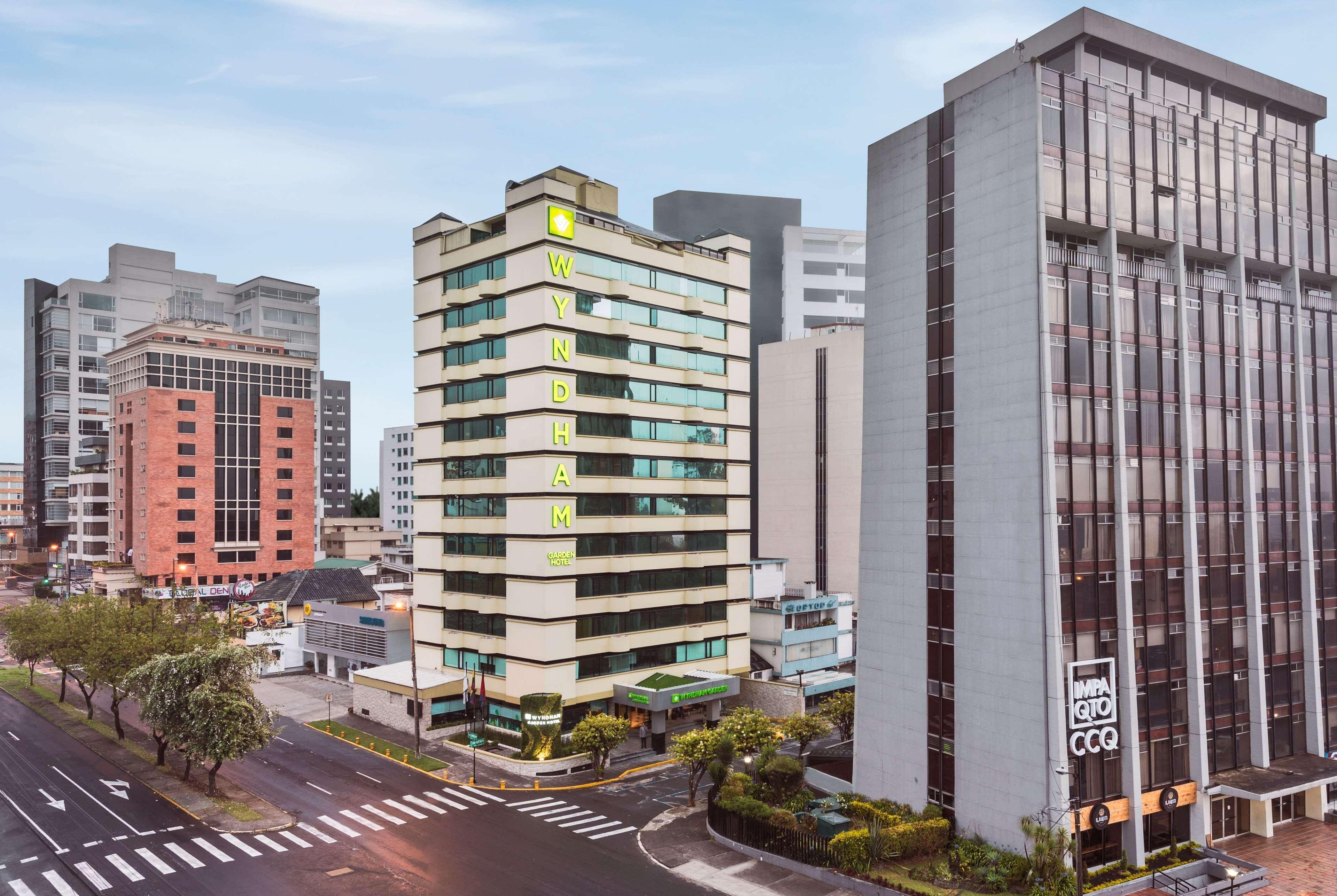 Wyndham Garden Quito Hotel Exterior photo