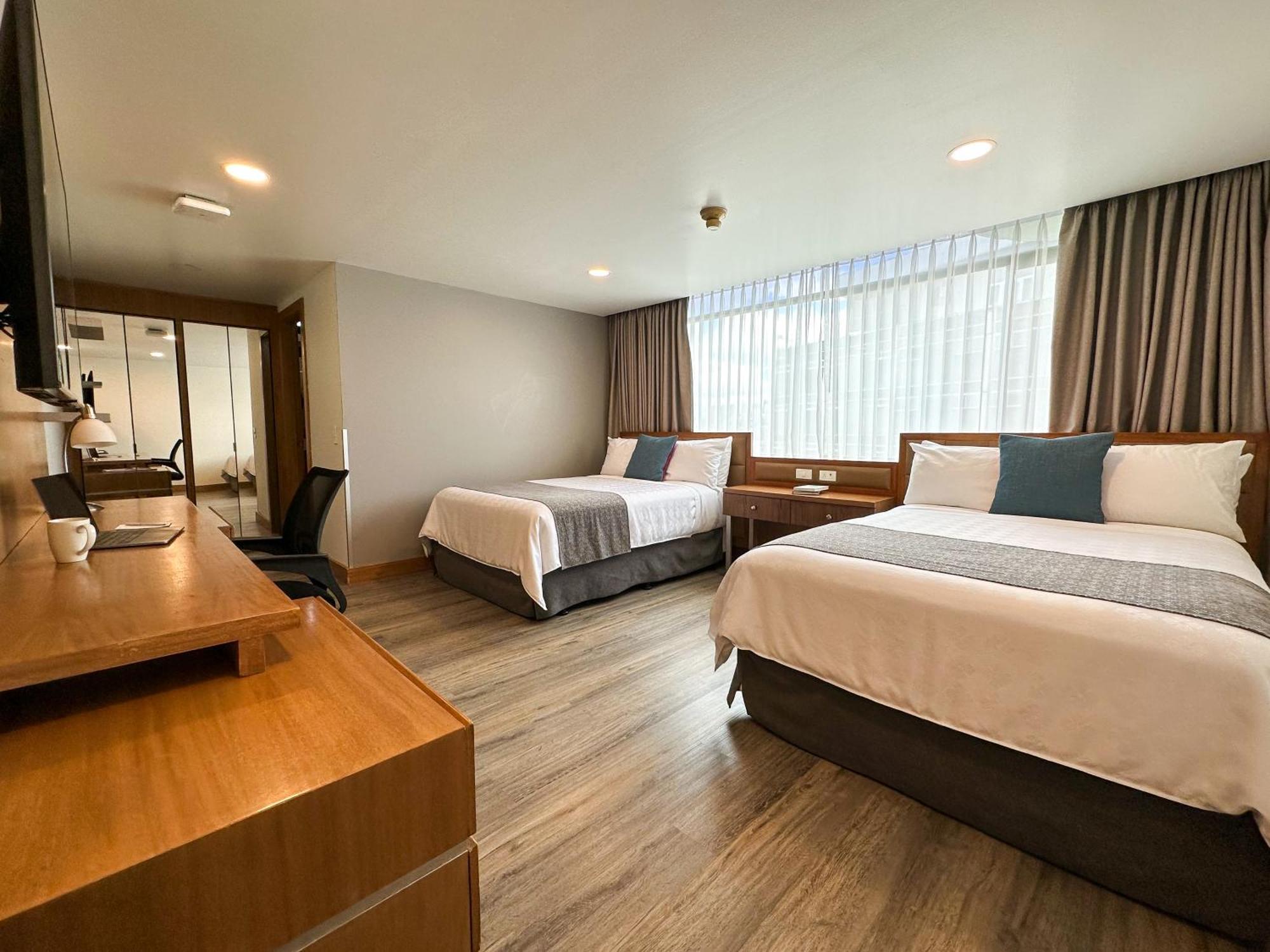 Wyndham Garden Quito Hotel Exterior photo