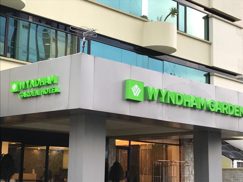 Wyndham Garden Quito Hotel Exterior photo