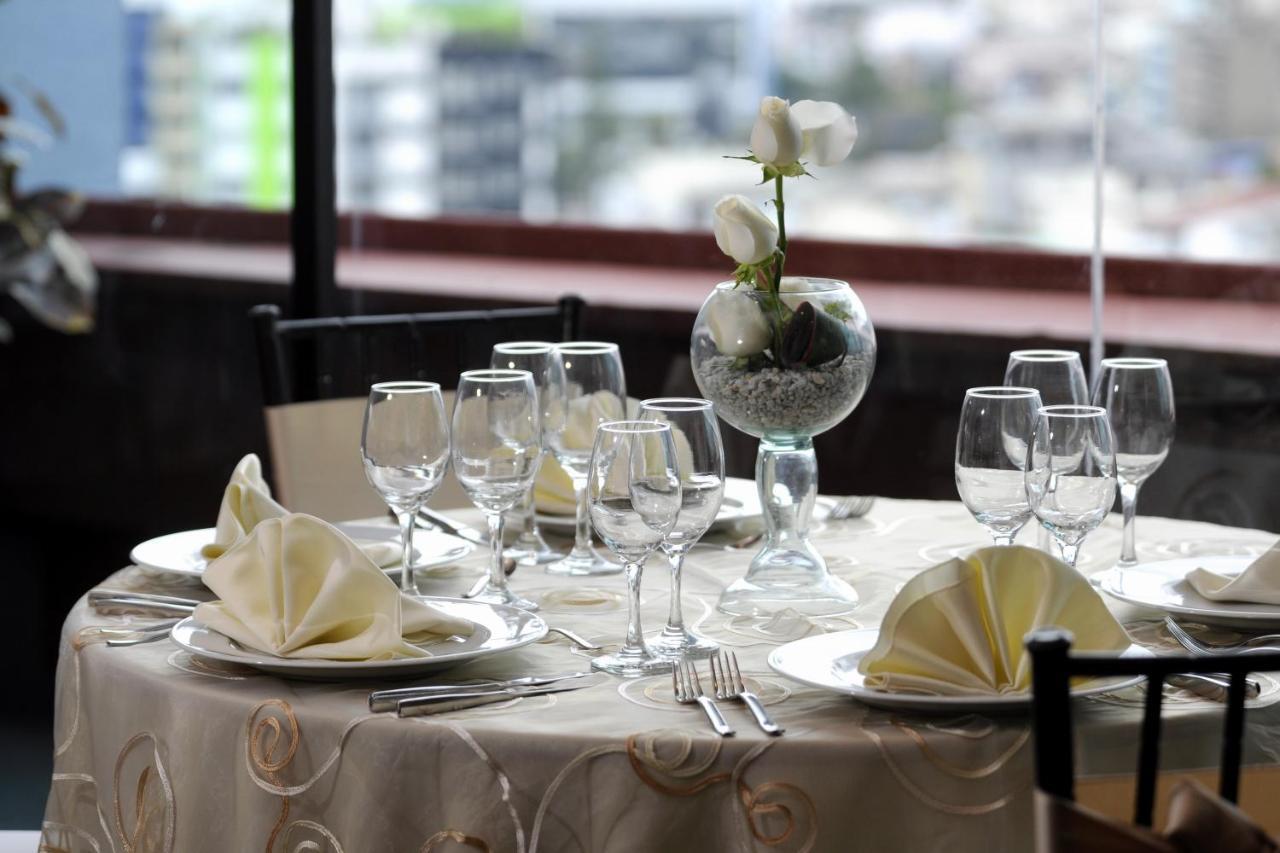Wyndham Garden Quito Hotel Exterior photo