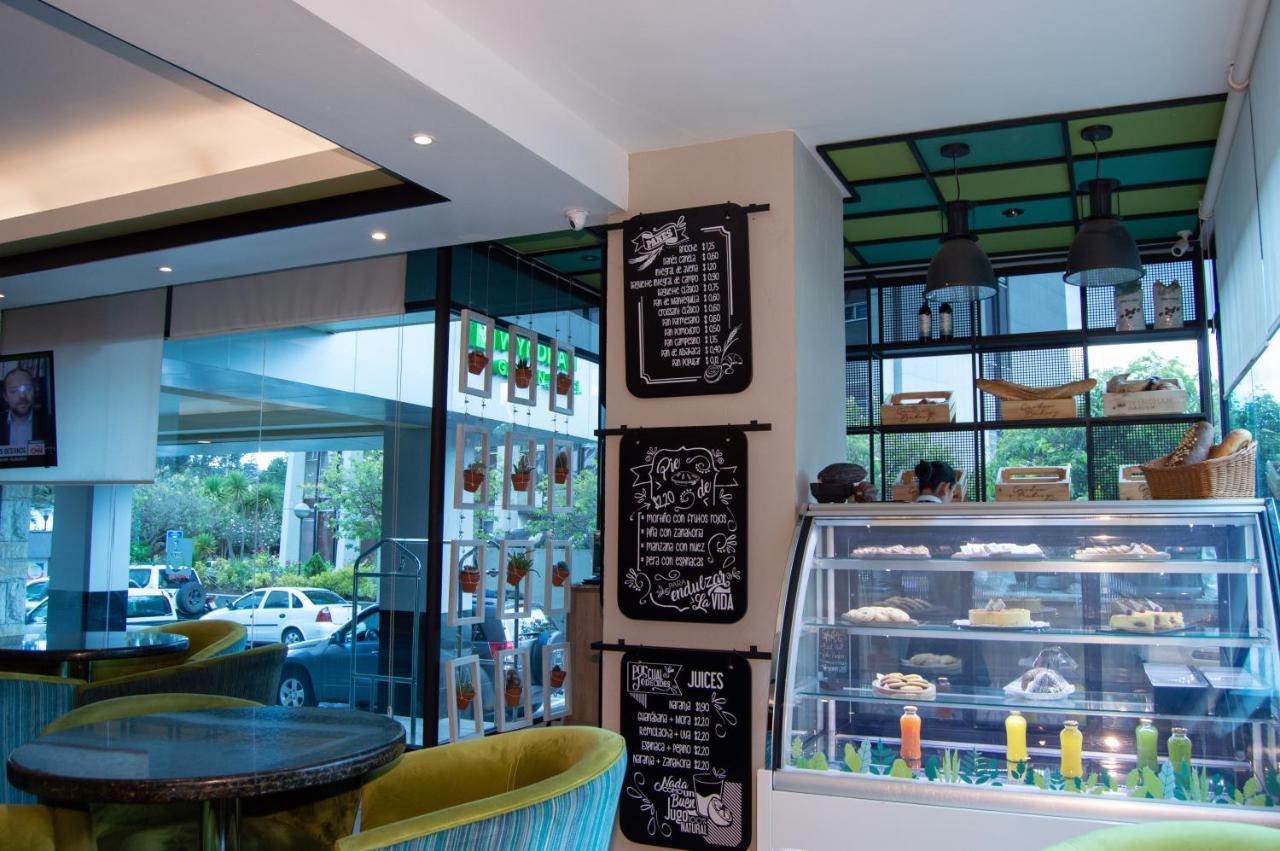 Wyndham Garden Quito Hotel Exterior photo